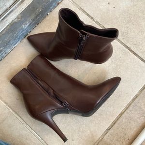 Heel booties